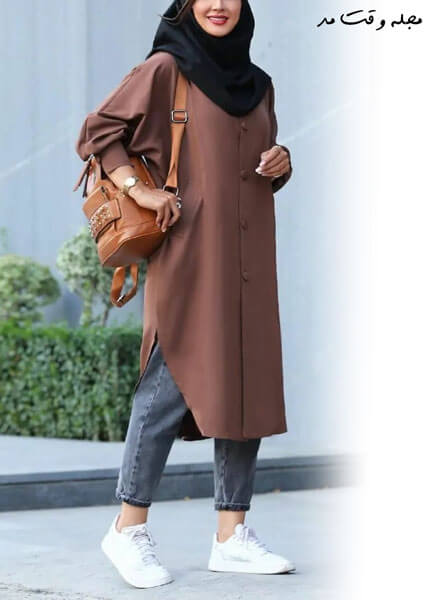 Coat model with button closure