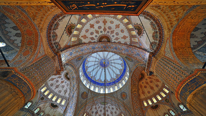 Ierior photo of Sultan Ahmed Mosque in Istanbul
