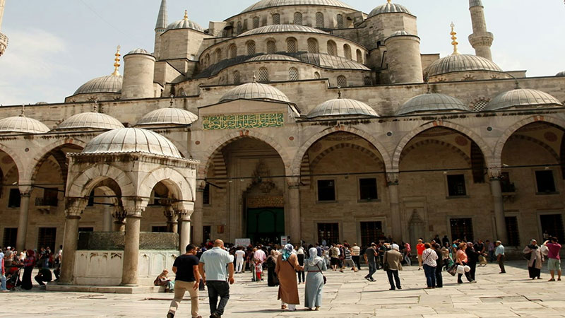 The process of building the Blue Mosque in Istanbul