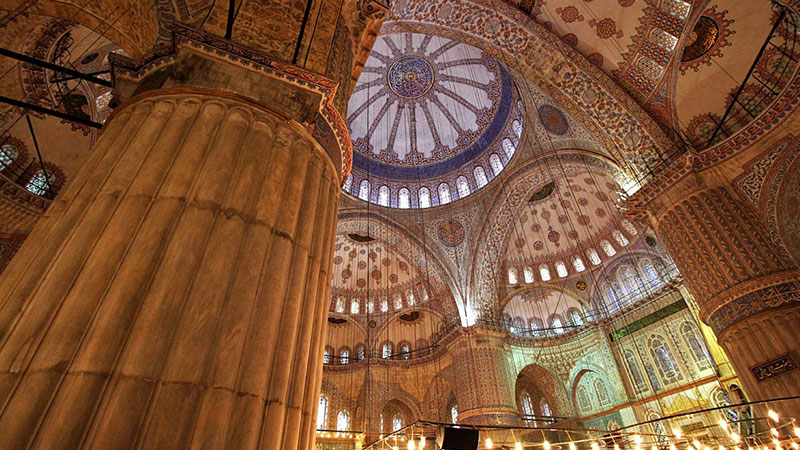 Ierior photo of Sultan Ahmed Mosque in Istanbul