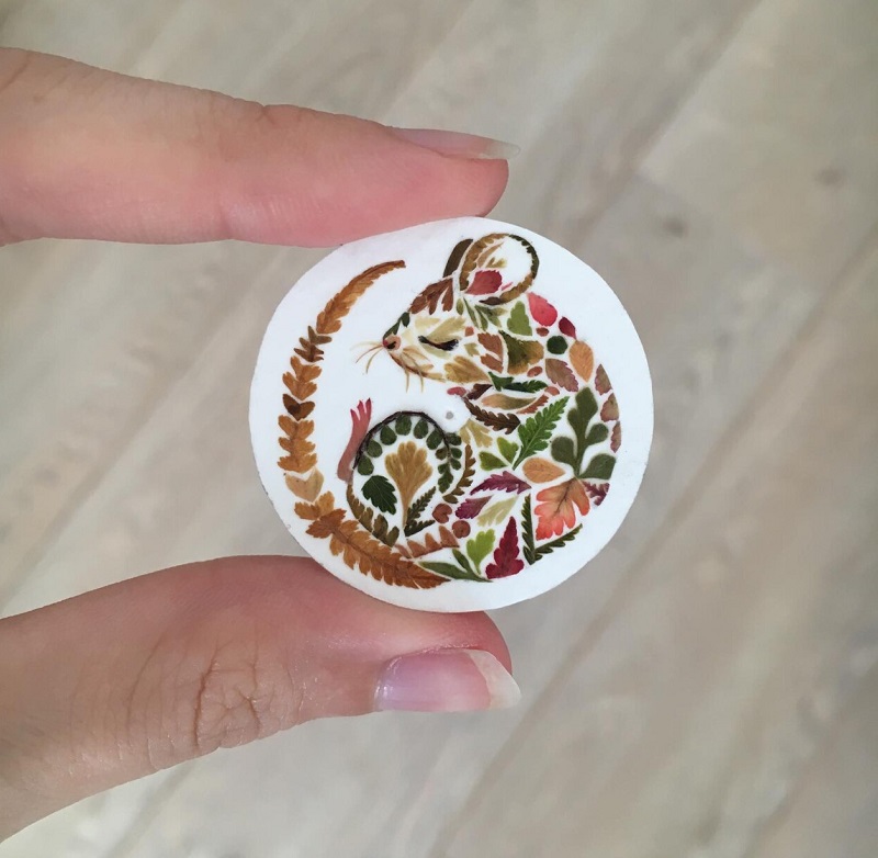 mouse pixels made of leaves and flowers; Photo source: Helenahpornsiri.com website