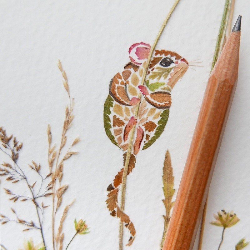 small mouse made of leaves and flowers; Photo source: Helenahpornsiri.com website