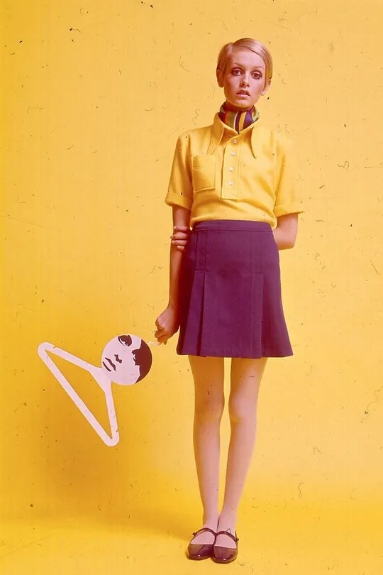 The popularity of Mary Jane shoes in women's style