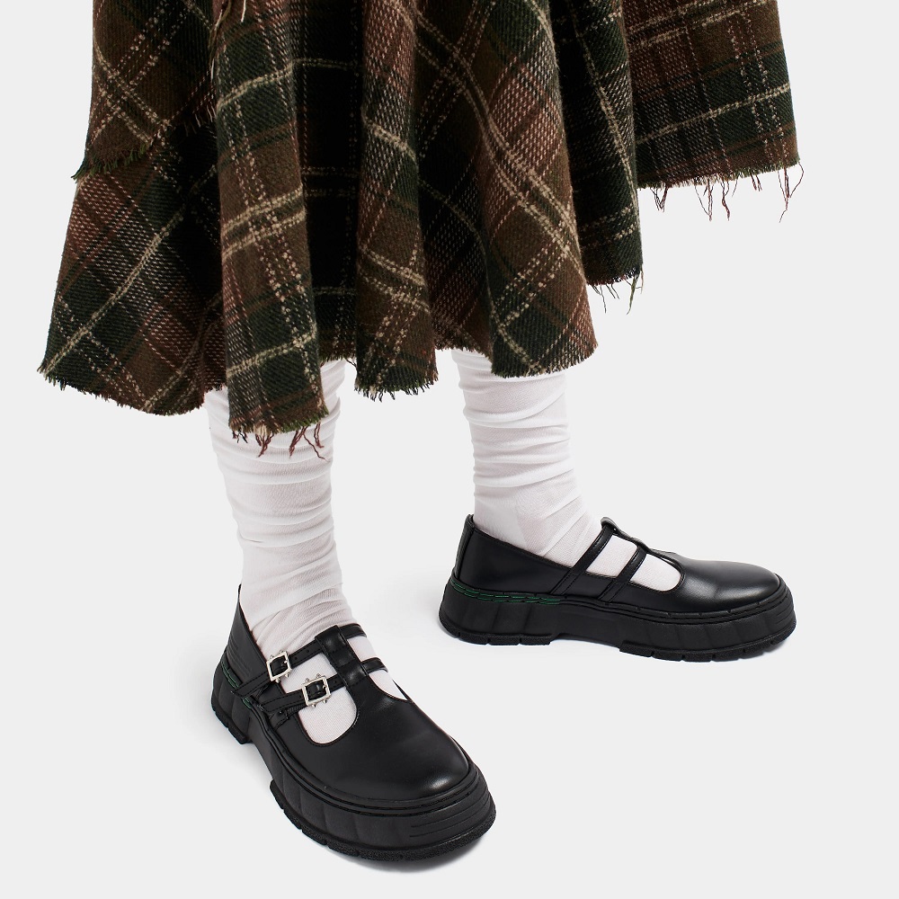 The revival of Mary Jane shoes in the 90s