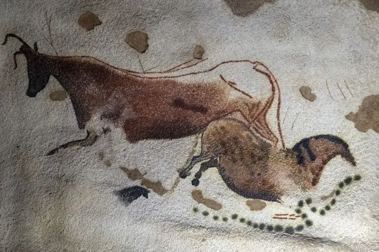 Guide to Lascaux Cave