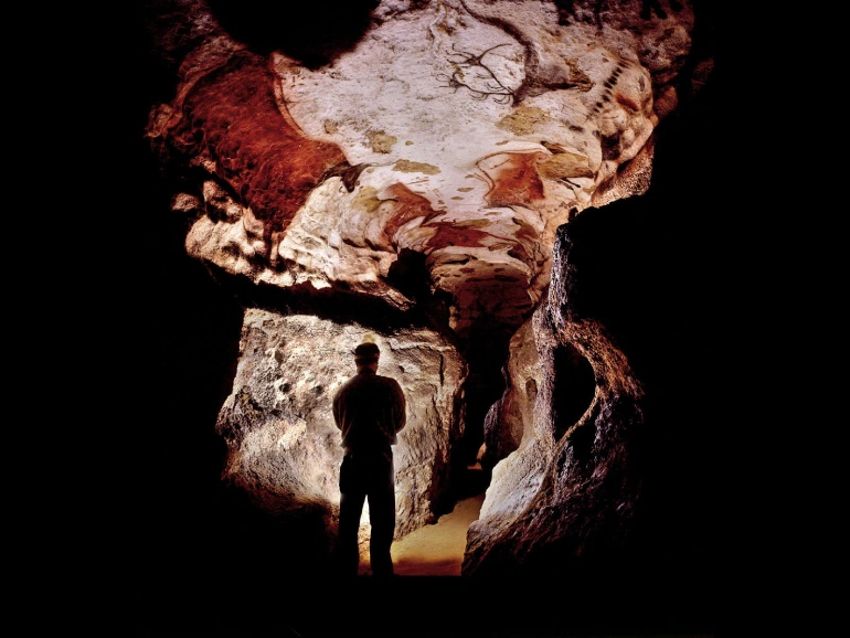 The best time to travel to Lascaux Cave