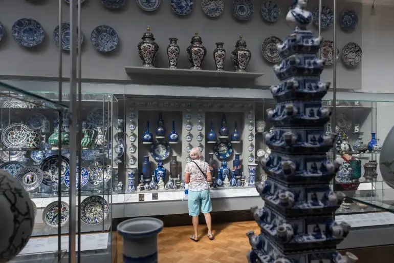 Ceramic and glass gallery