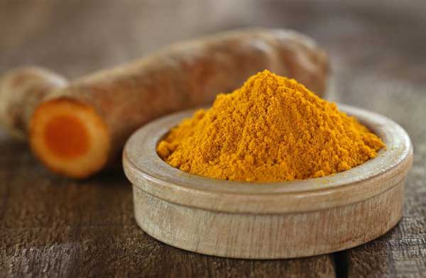 Turmeric mask to preve hair loss