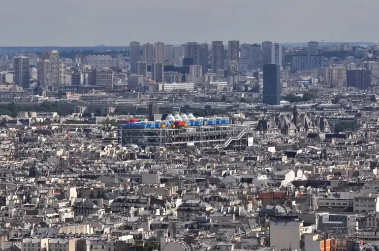 Ceer Georges Pompidou; The iersection of art, architecture and innovation in Paris 21 The architecture of the Georges Pompidou Cultural Ceer in Paris