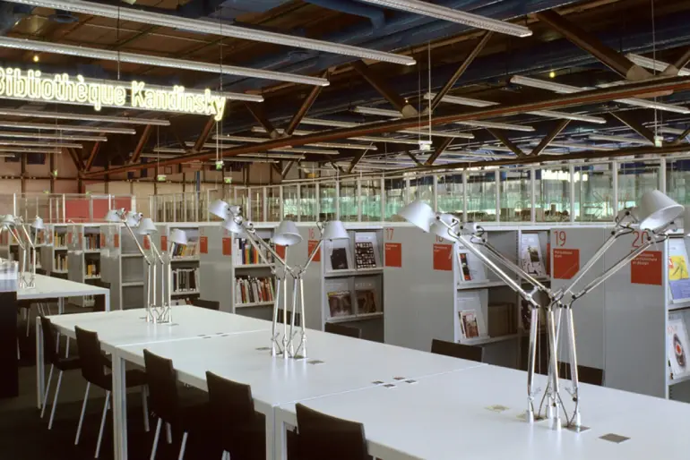 Ceer Georges Pompidou; The iersection of art, architecture and innovation in Paris 27 George Pemido Ceer Library
