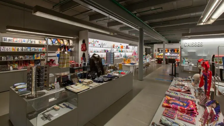 Ceer Georges Pompidou; The iersection of art, architecture and innovation in Paris 32 Georges Pemido ceer store in Paris