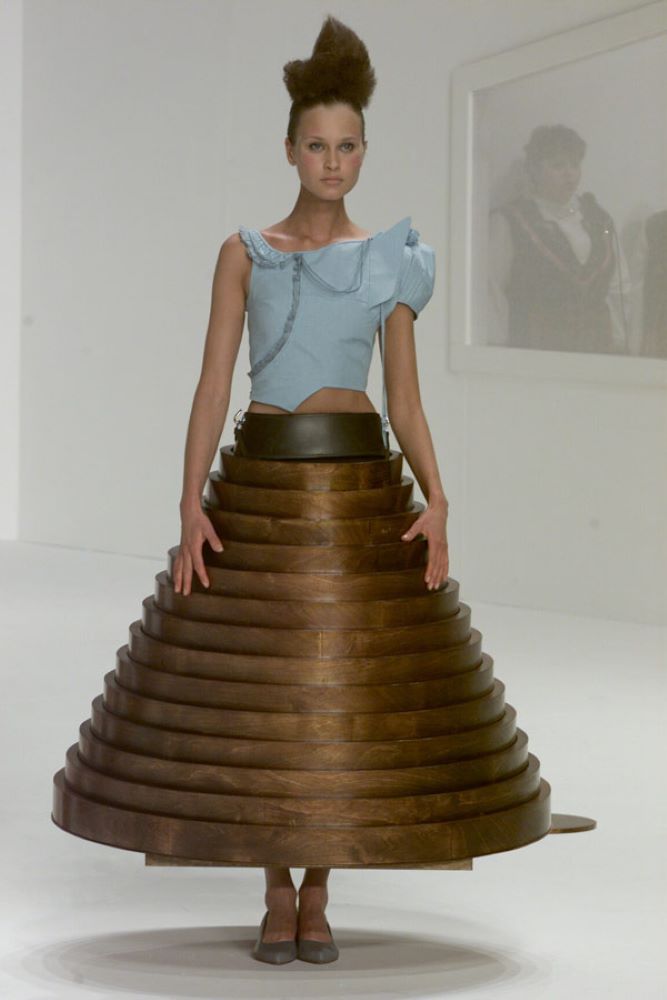 Hossein Chalayan - the closet team 