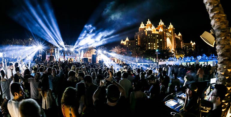 Club and music from Atlais hotel eertainme