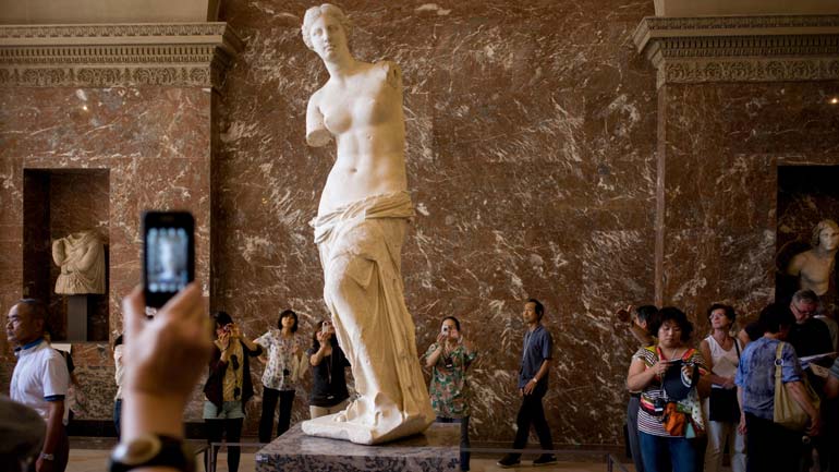 The most importa sculptures of the Louvre Museum in France