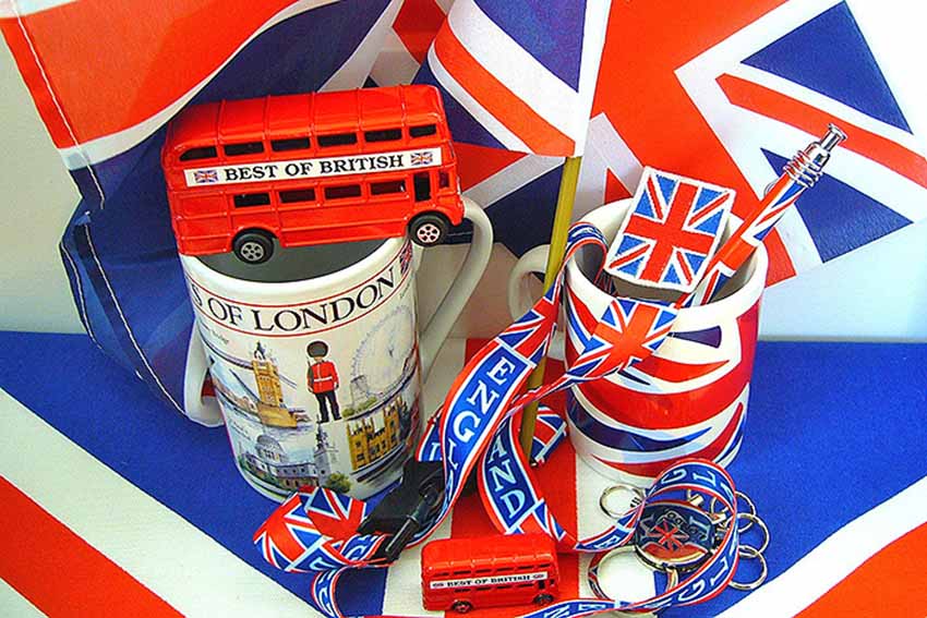 A complete list of the most attractive souvenirs of London 28 Souvenirs of England