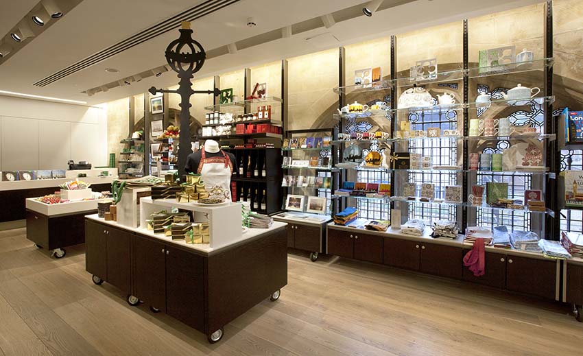 A complete list of the most attractive London 25 souvenirs London, England