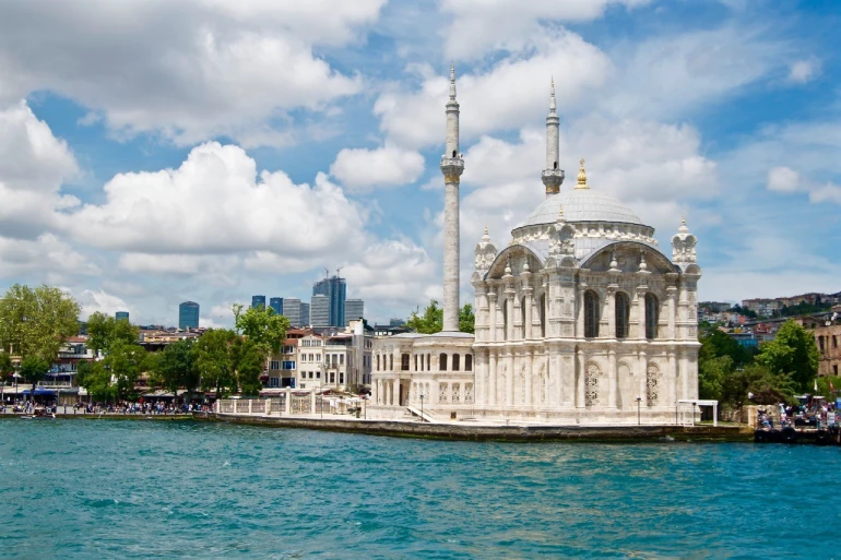 Access route to the Bosphorus Strait
