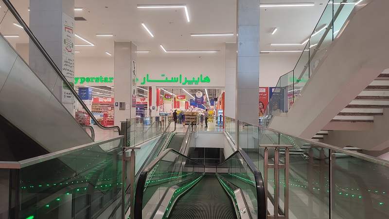 Electric ramp from the parking lot to the erance of Hyperstar Ekomal; Photo source: Google Map; Photographer: Mahsa M