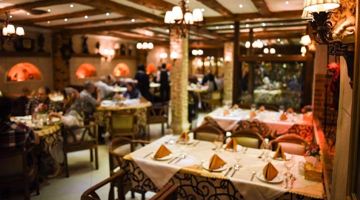Korosh Mall food court