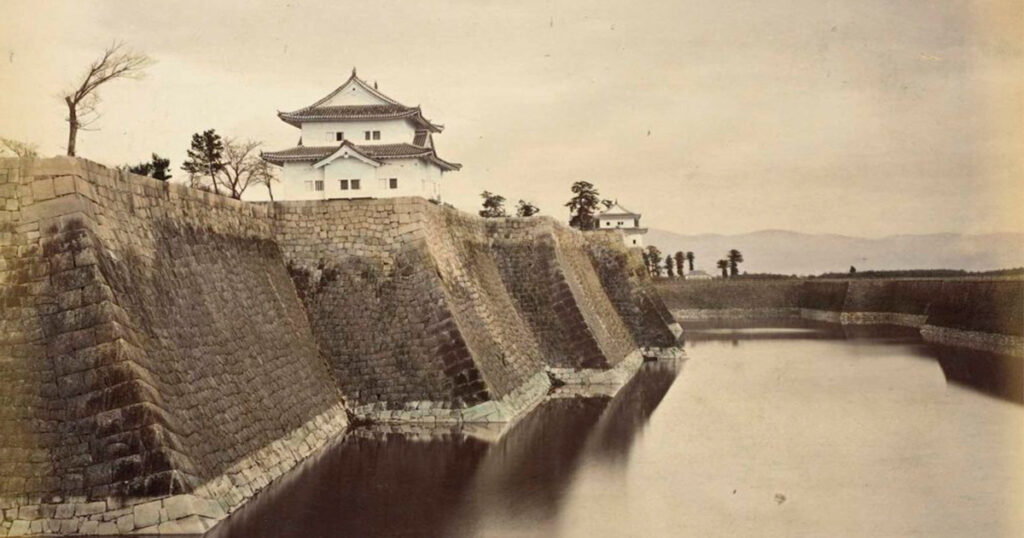 An old photo of Osaka Castle in ancie times 