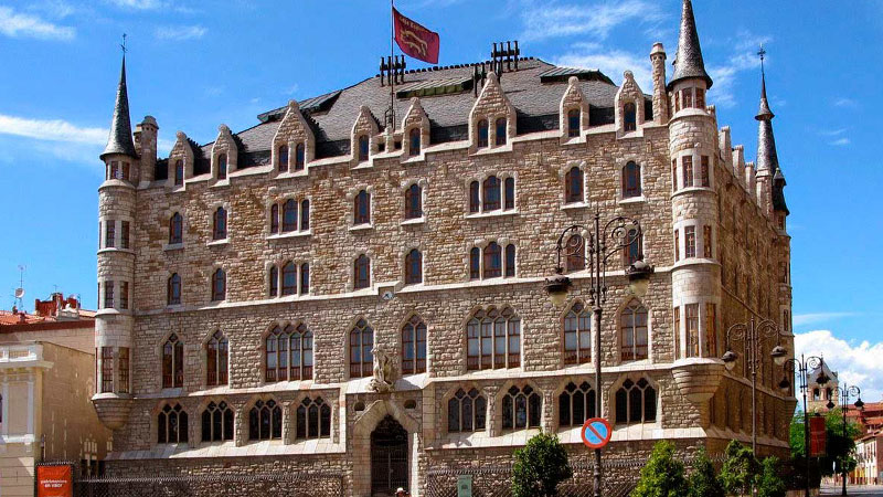 The Episcopal Palace of Astorga is the famous work of Aoni Gaudi in Barcelona