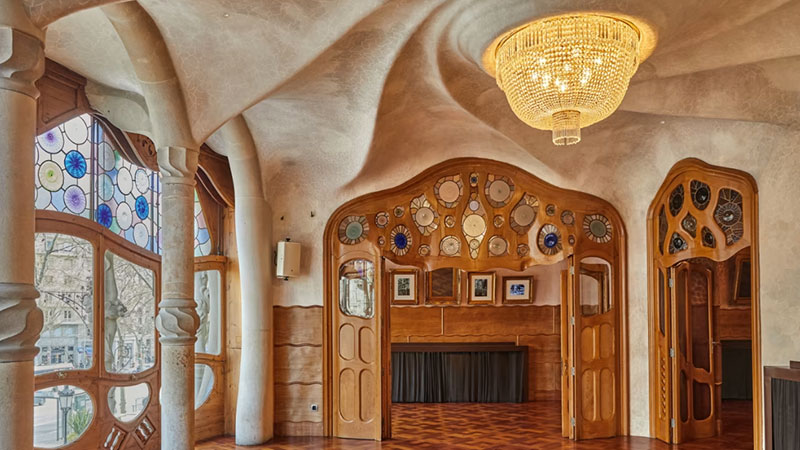Casabatello famous works of Aoni Gaudi in Barcelona