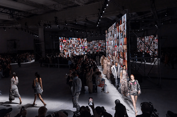 Diesel Fall 2024 Show - Online viewers on monitors