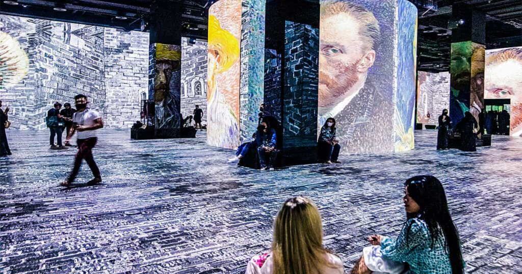 The Infinity des Lumières Museum, one of Dubai's attractions at night 