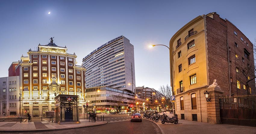 Gran Via neighborhood - Madrid shopping ceers