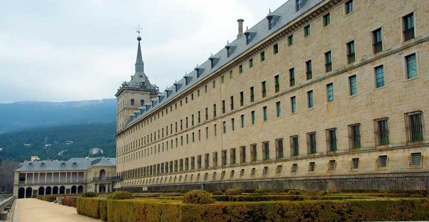 Sights of Spain: the coury of pristine beaches and unique nature 9 San Lorenzo El Escorial is one of the sights of Spain
