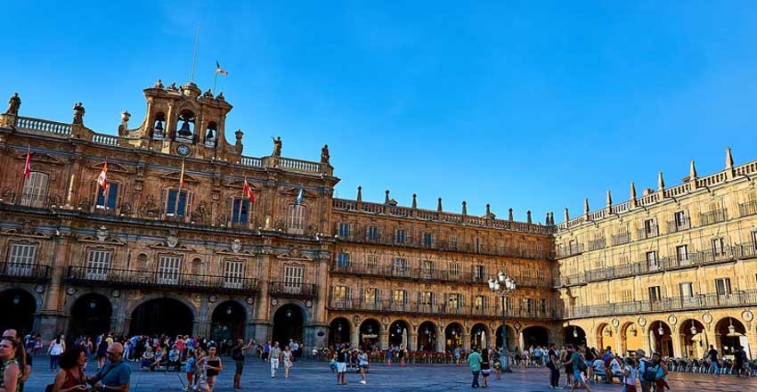 Sights of Spain: the coury of pristine beaches and unique nature 15 Salamanca Square is one of the famous places in Spain