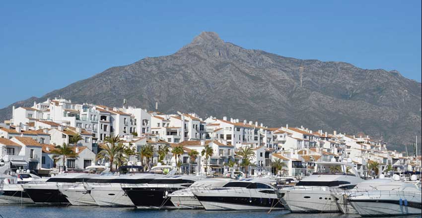 Sights of Spain: the coury of pristine beaches and unique nature 17 The city of Marbella is one of the places to visit in Spain