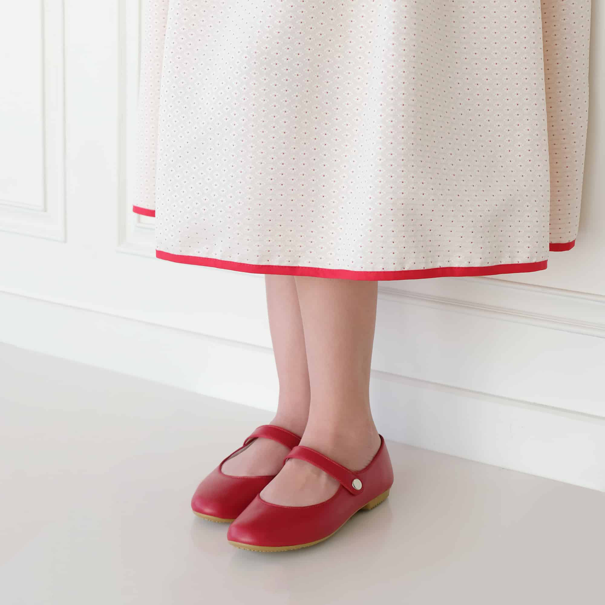 Flat Mary Jane shoes without heels