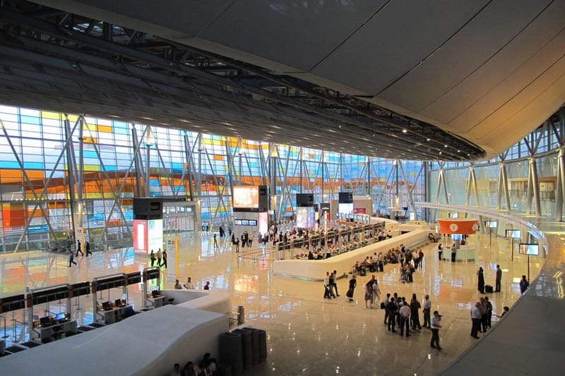 Tourists at Yerevan airport, photo source: Iernational Yerevan Airport, photographer: unknown 