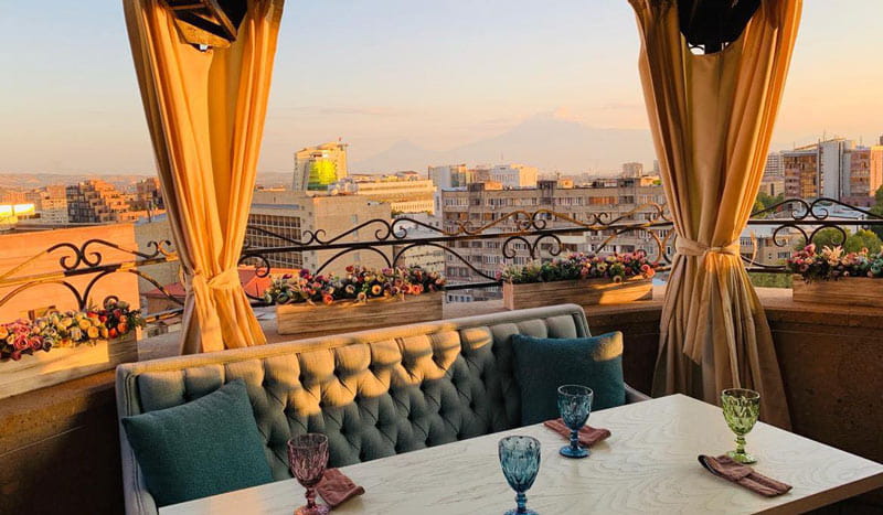 Luxury restaura terrace in Yerevan, photo source: visit yerevan, photographer: unknown