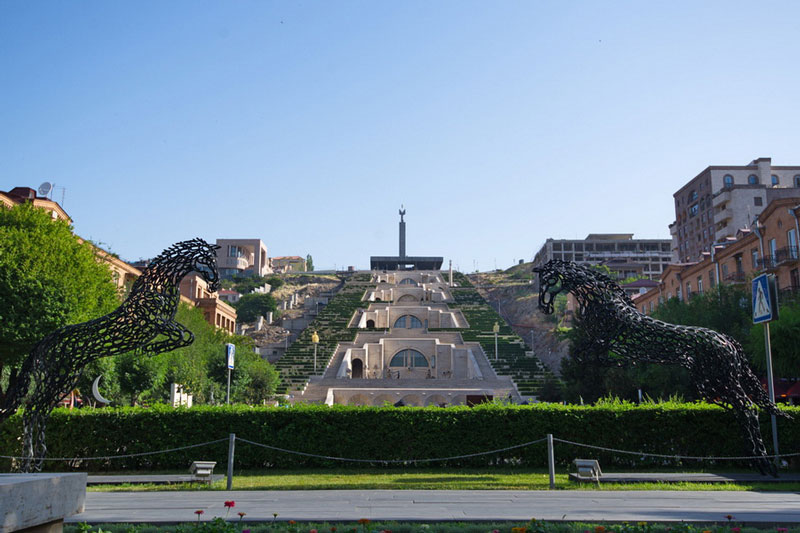 Cascade statues of Yerevan; Photo source: advaour.com; Photographer: Unknown