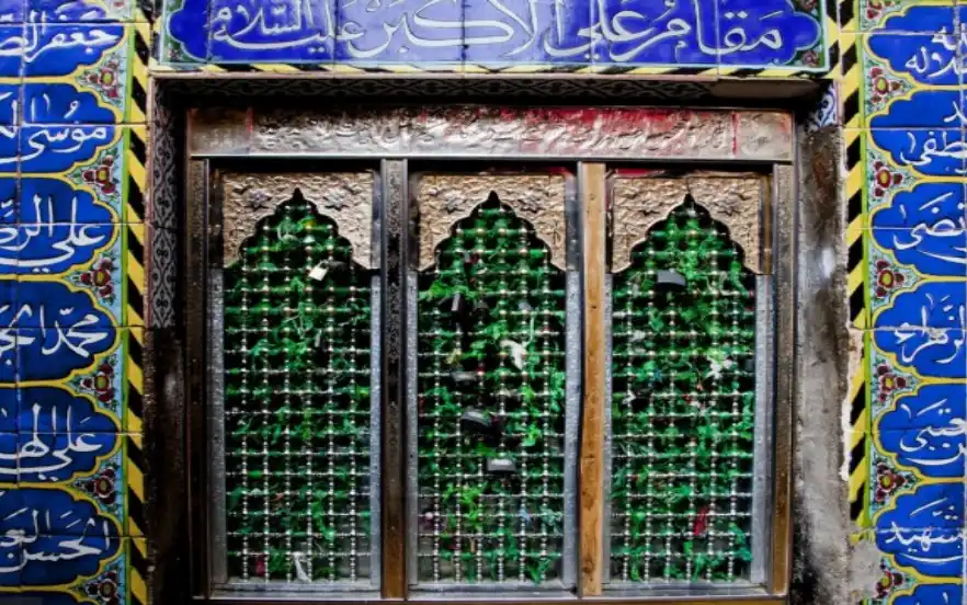 Where is Karbala between the two temples? Why do mourners run along this route? 8 The status of Hazrat Ali Akbar