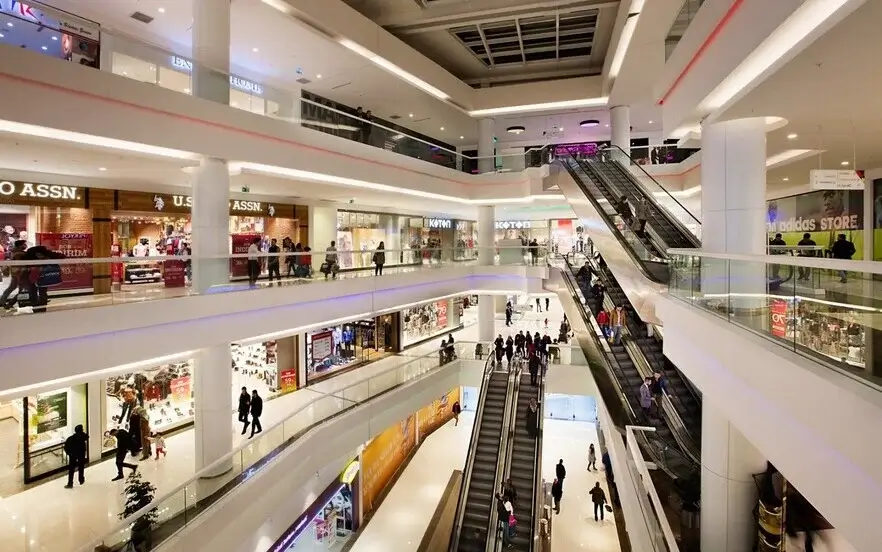 Shopping ceers in the city of Van, Türkiye 