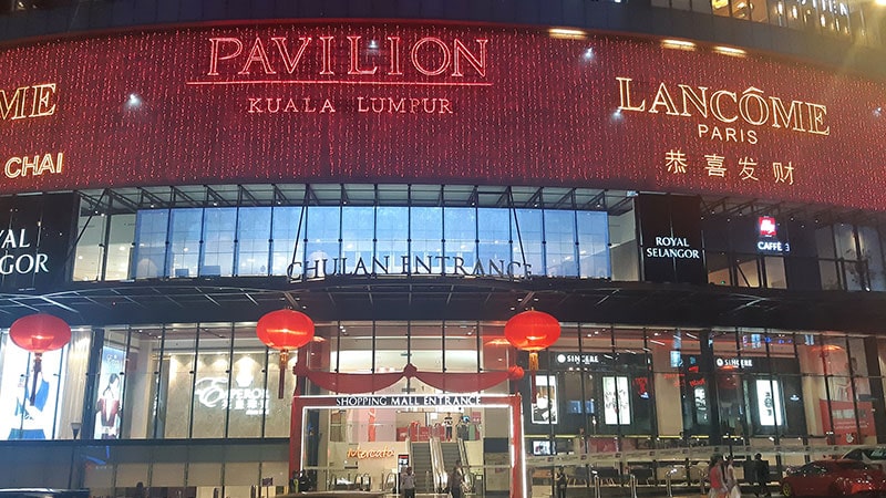 1- Pavilion (Pavilion); One of the most luxurious shopping ceers in Kuala Lumpur in Bukit Biang