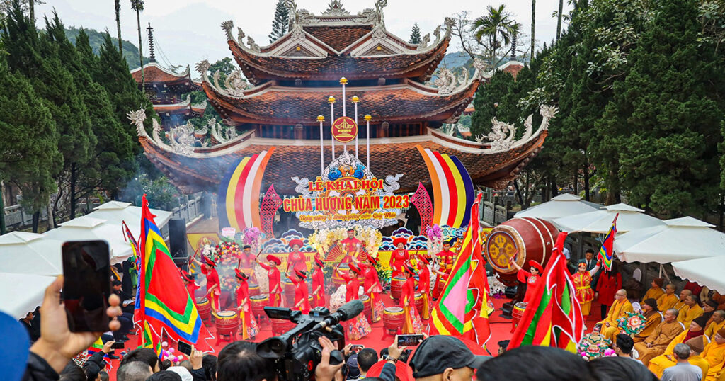 Vietnam Perfume Pagoda Festival 