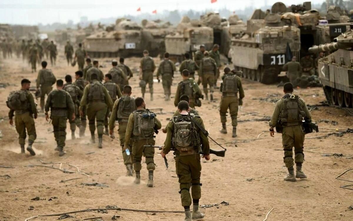 Israeli helicopter landing to transport wounded Zionists in Gaza