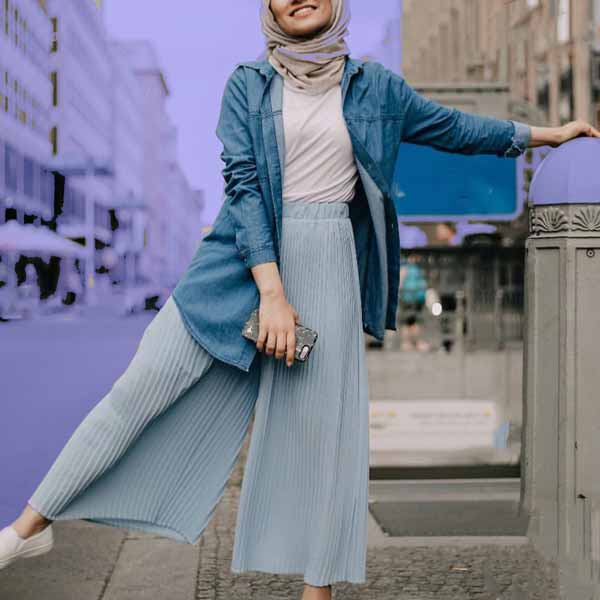 A set of bag pas or loose fabric with a linen coat is one of the methods of matching clothes with bag pas