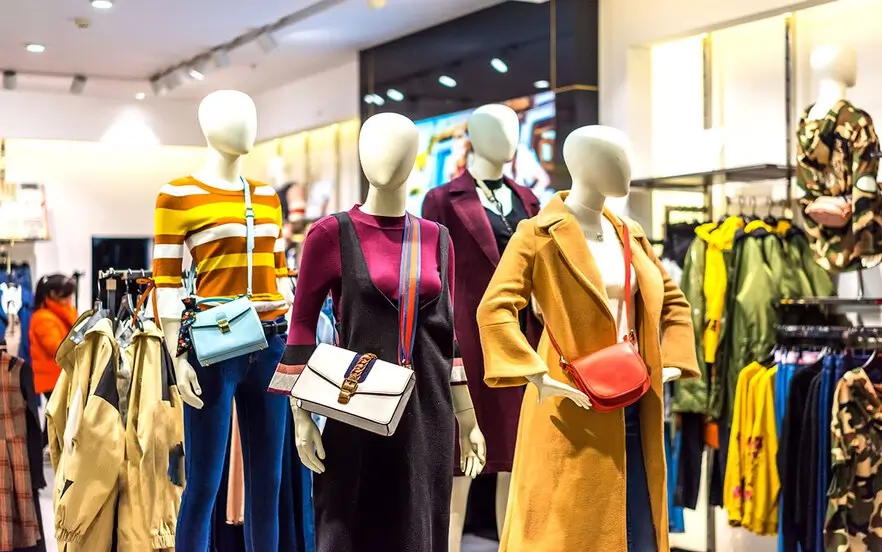 Buying cheap clothes in Dubai