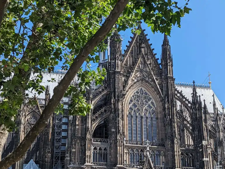 Access route to Cologne Cathedral
