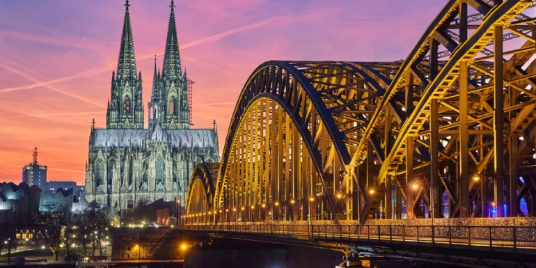 Access route to Cologne Cathedral