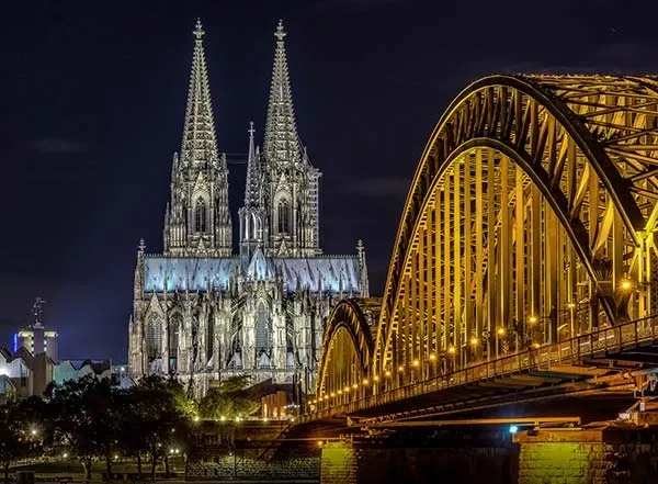 The art of Gothic architecture in church construction