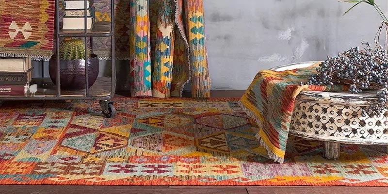 Carpet in modern decoration; Photo source: cyruscrafts.com website; Photographer: Unknown