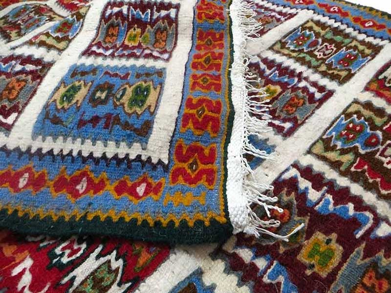 Sanandaj Sane rug; Photo source: Torb site; Photographer: Unknown