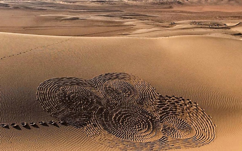 the sandy desert of Semnan; Photo source: bamagardi.com. Photographer: Unknown