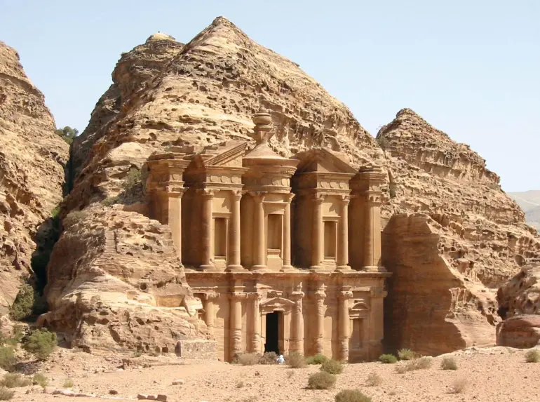 Iroduction to the city of Petra